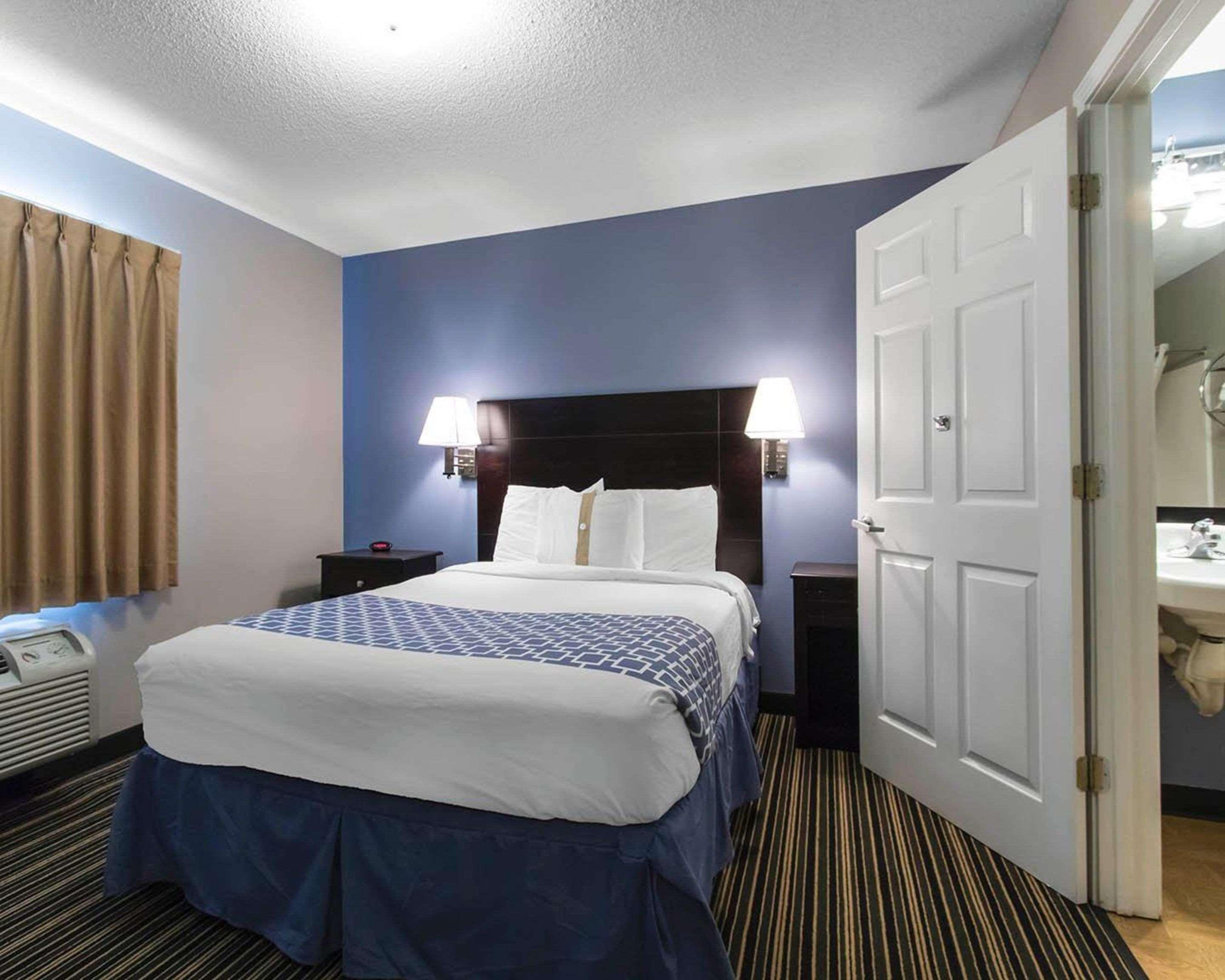Suburban Extended Stay Hotel Naval Base Area Warrington Eksteriør bilde