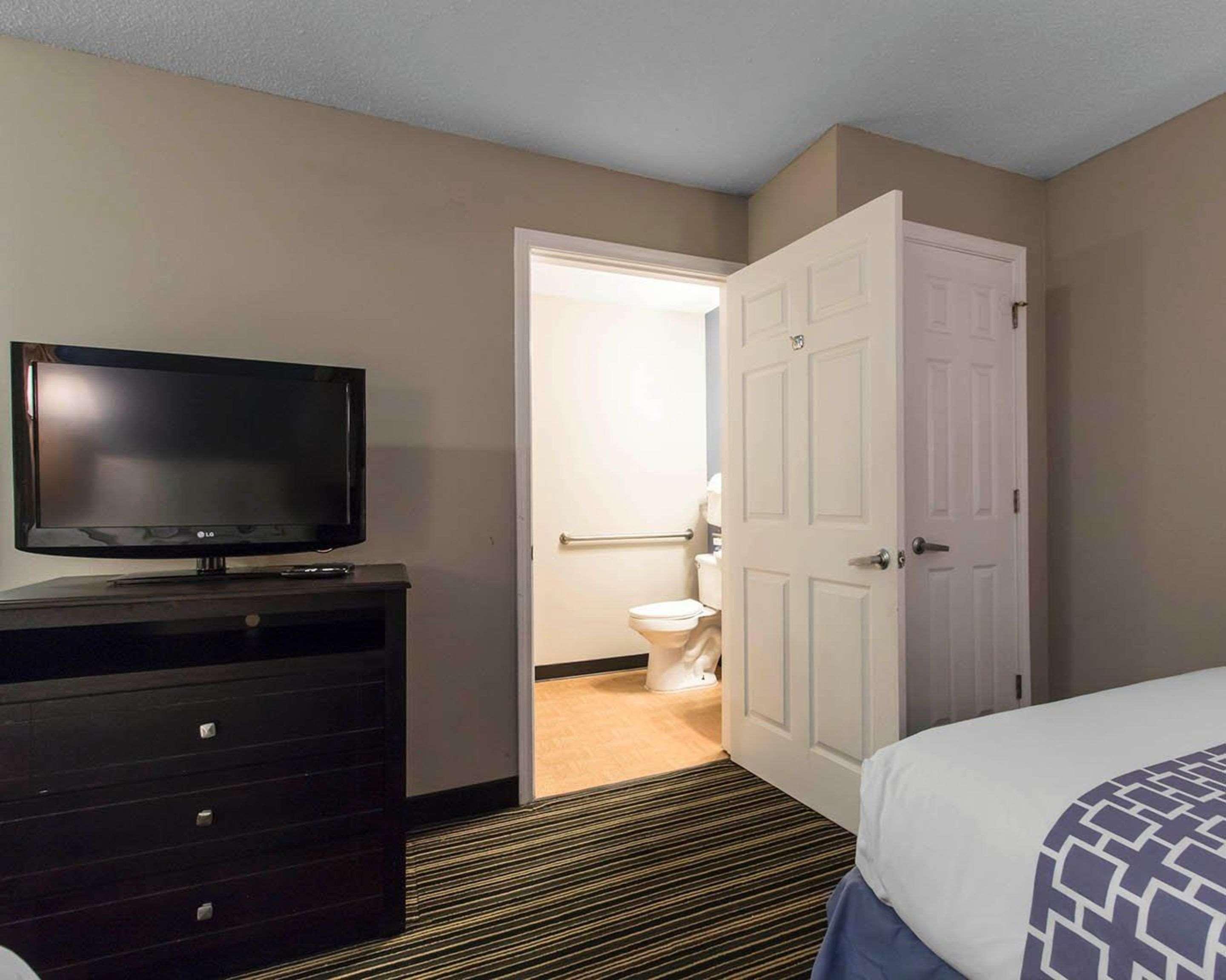 Suburban Extended Stay Hotel Naval Base Area Warrington Eksteriør bilde